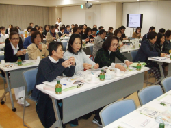 高齢者の食事に関する研修風景